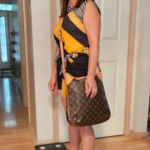 Auth Louis Vuitton Odeon Mm Monogram Canvas and Calf Leather Cross Body …